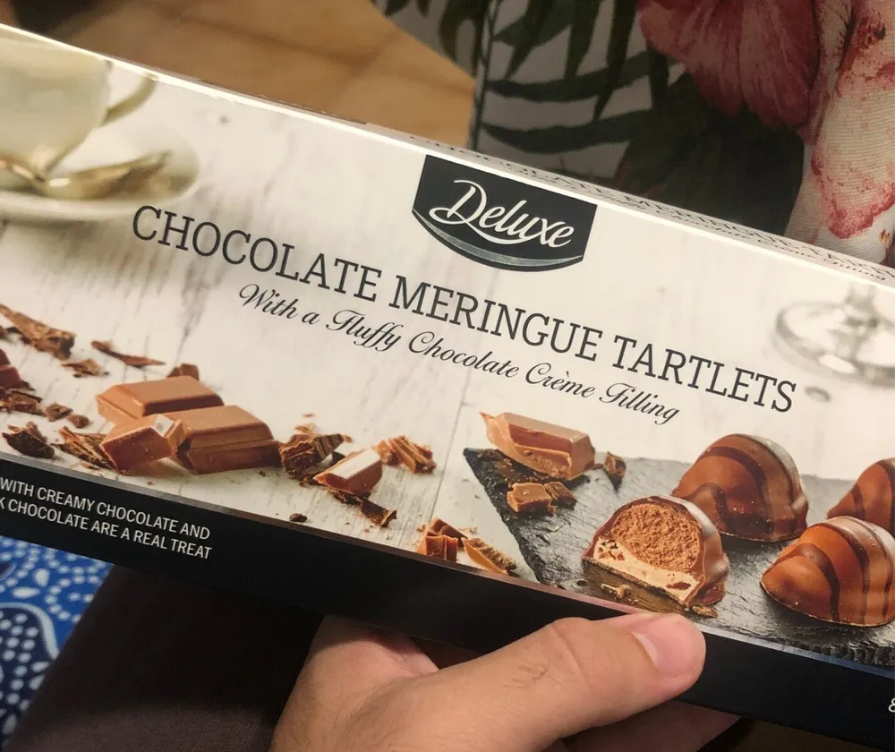 Chocolate meringue tartlets