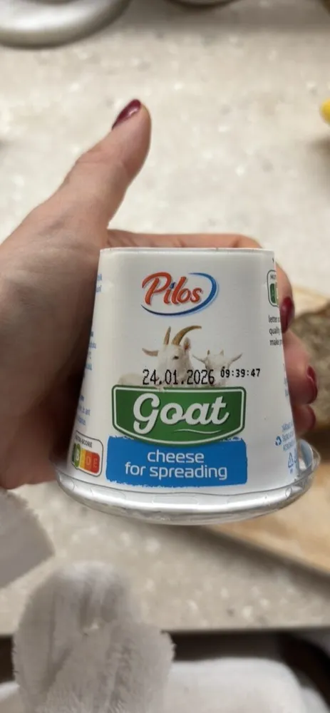 Goat cheese for spreading