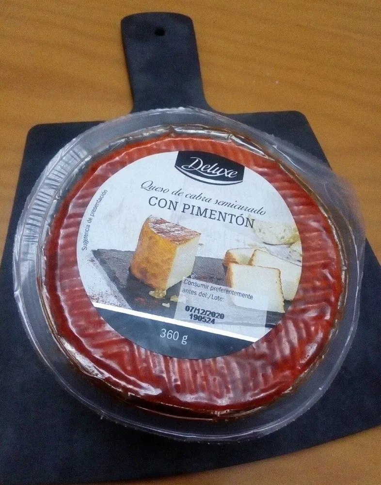 Queso de cabra semicurado con pimentón
