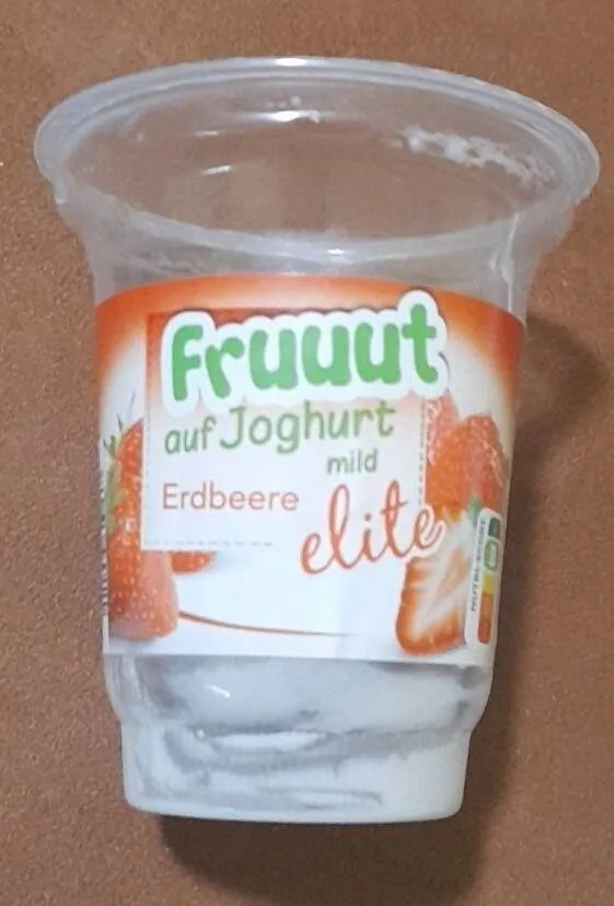 Freut auf Joghurt Erdbeere