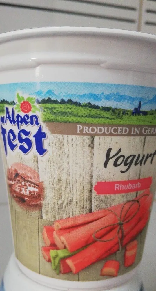 Yogurt al rabarbaro