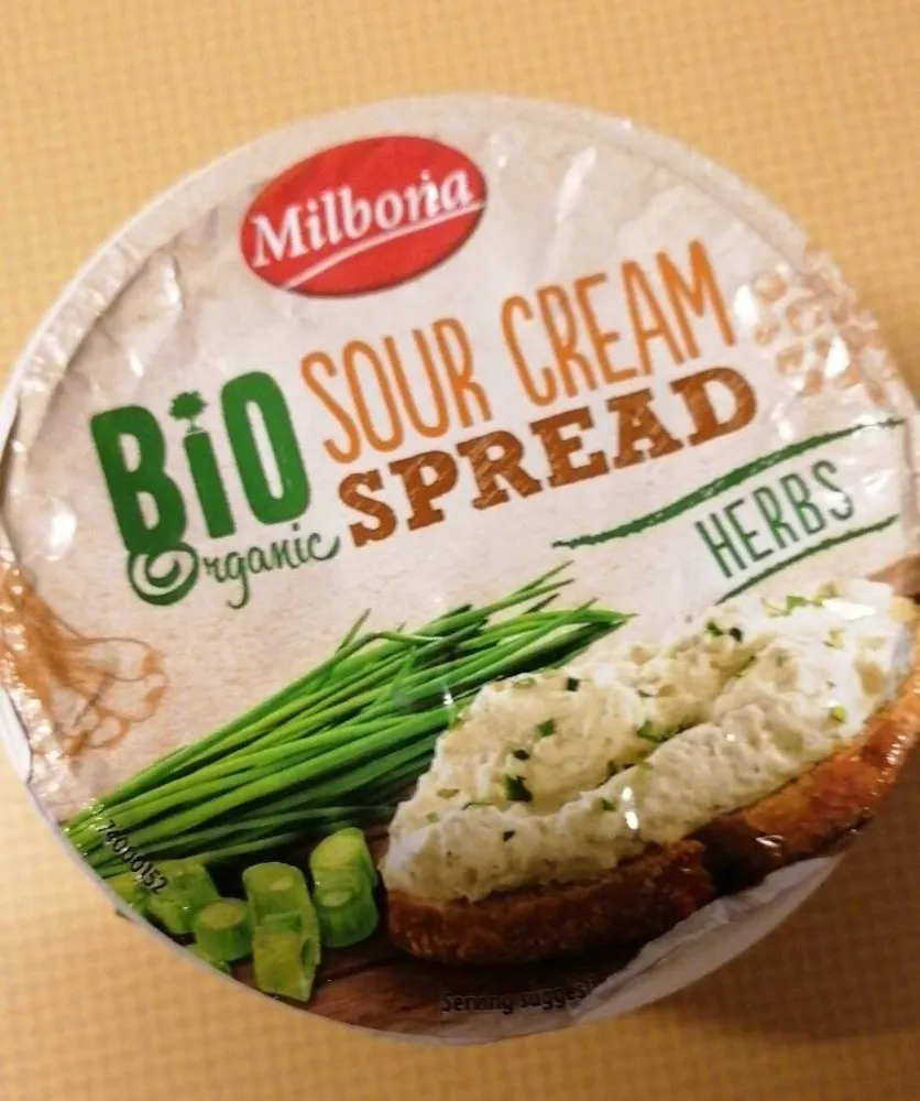 Bio sour cream spread herbs