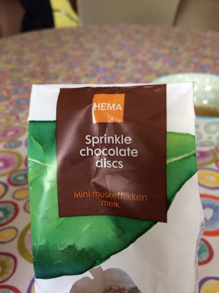 Sprinkle chocolate discs
