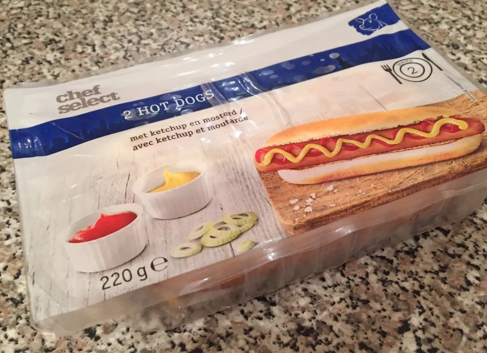 2 Hot Dogs