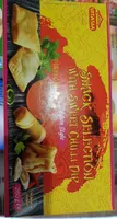 Snack sélection with sweet chilli dip