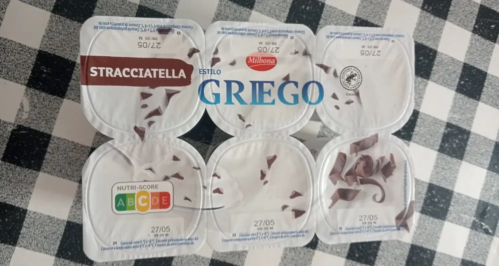 Yogur strachiatela