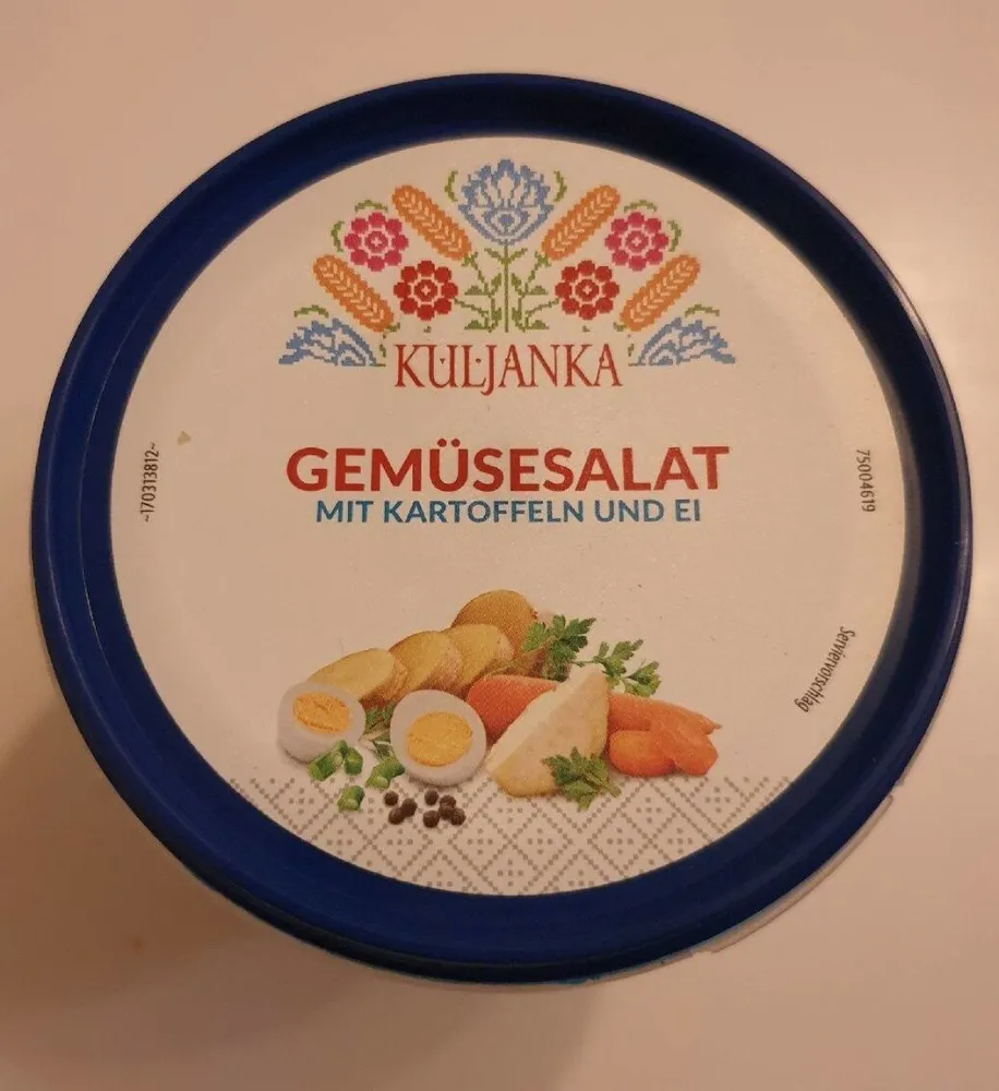 Gemüsesalat mit Kartoffeln und Ei