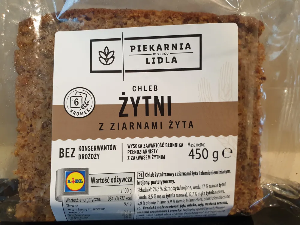 Chleb żytni z pełnego ziarna żyta, razowy