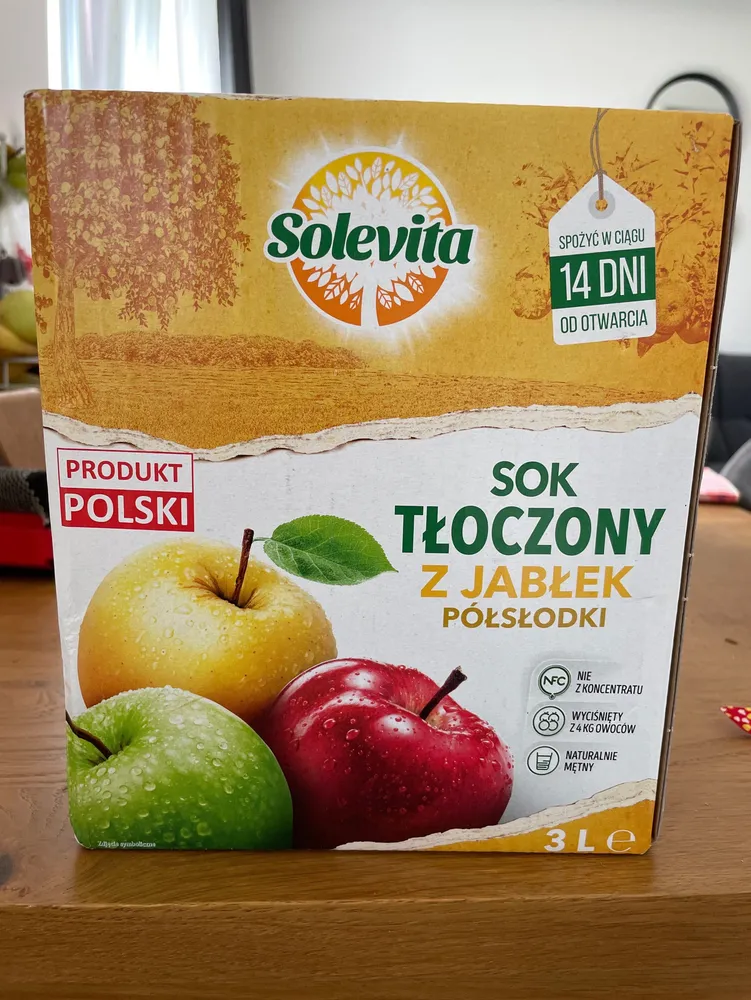 Sok tłoczony z jabłek półsłodki