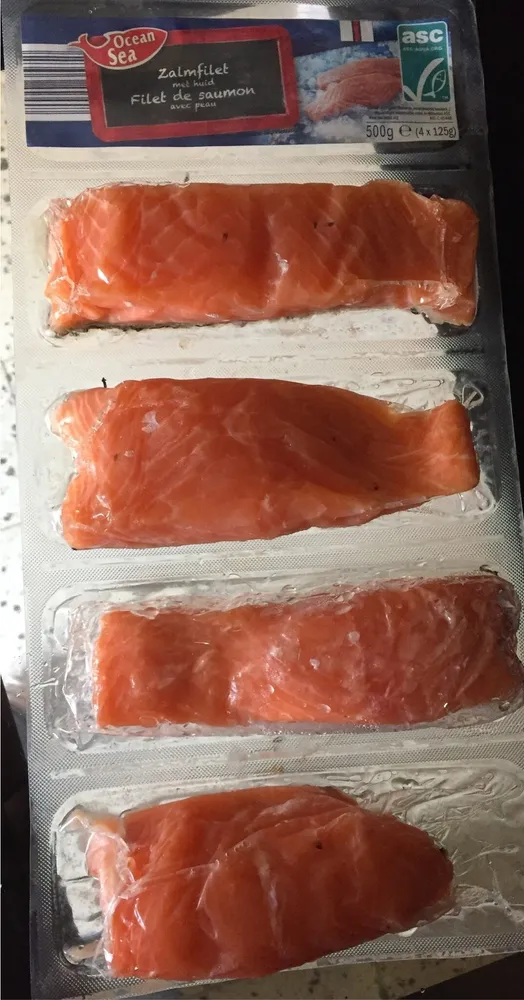 Filet de saumon avec peau