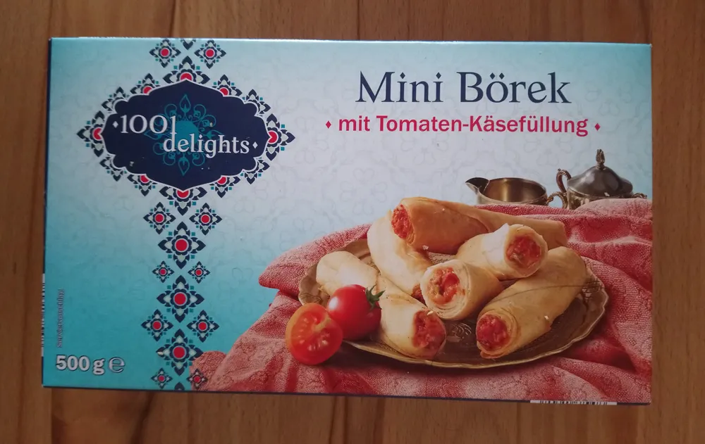Mini Börek mit Tomaten-Käsefüllung