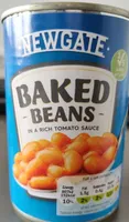 Baked beans in rich tomato sauce