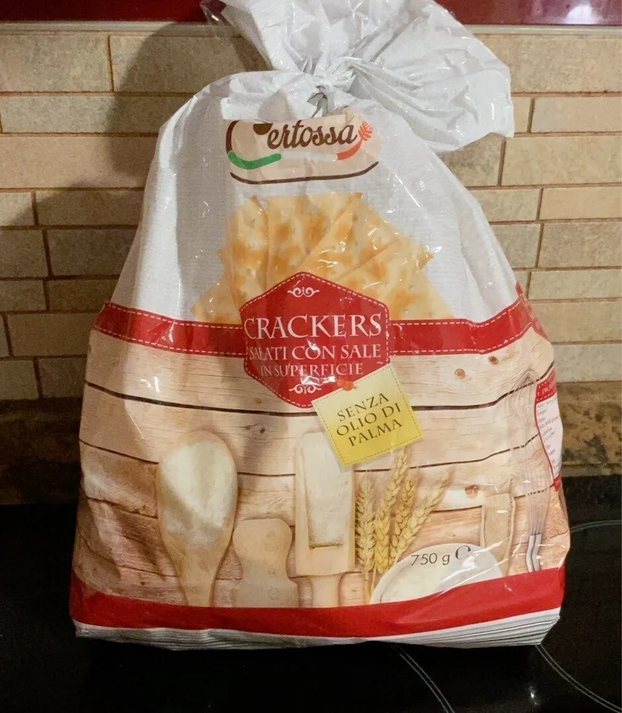 Crackers Salati Con Sale In Superficie