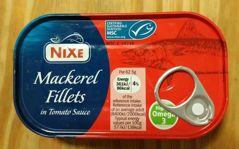 Mackerel fillets in tomato sauce