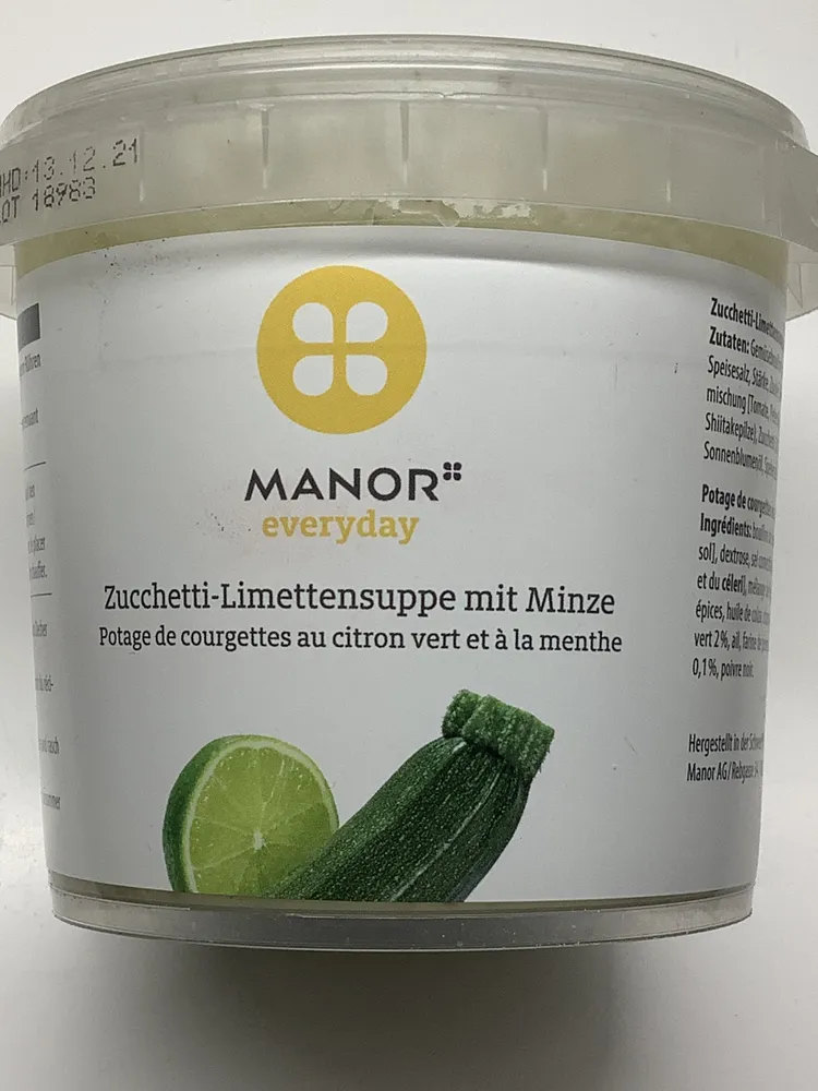 Potage de courgettes, citron vert et menthe