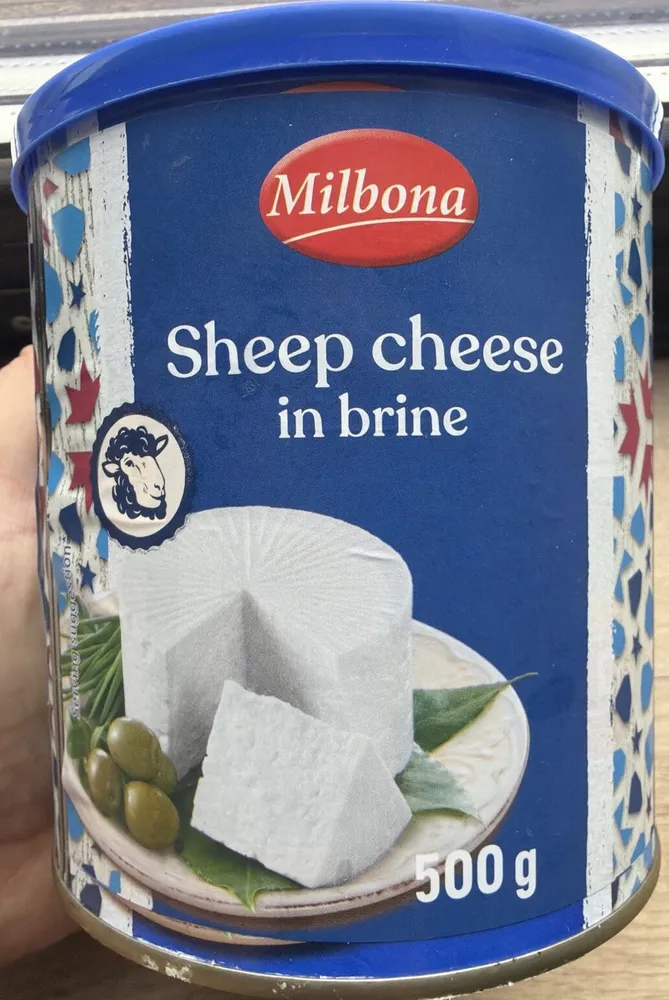 Lampaanjuusto suolavedessä