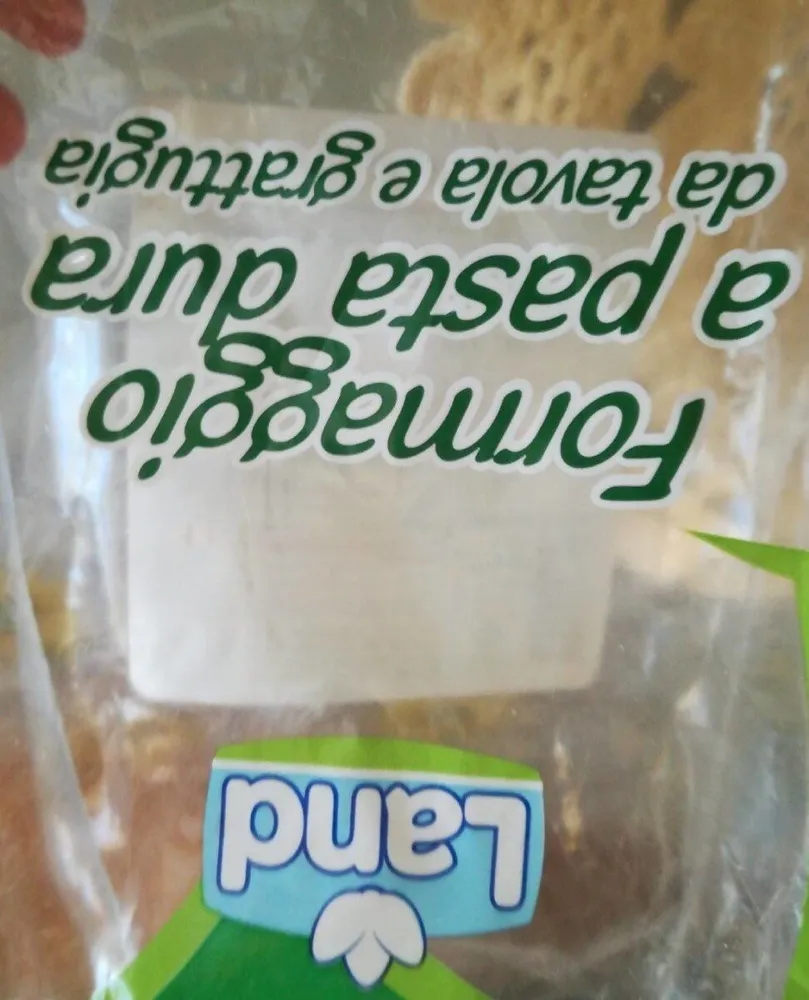 Formaggio a pasta dura da tavola e grattuggia