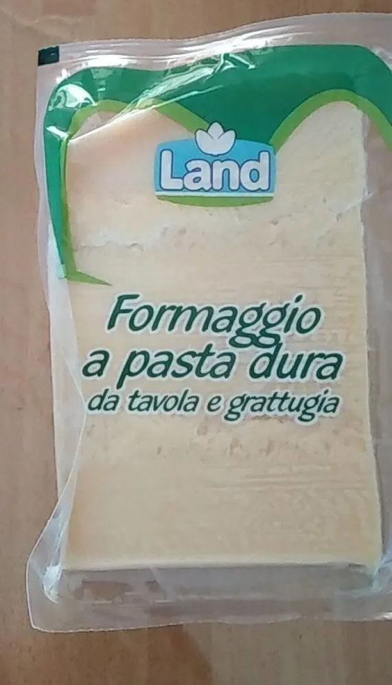 Formaggio a pasta dura da tavola e grattuggia