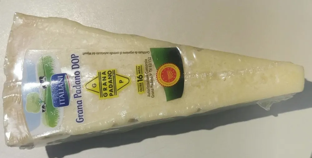 Formaggio Grana Padano dop