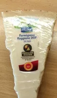 Parmigiano reggiano dopo pascoli italiani