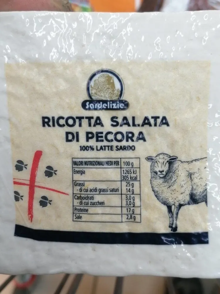 Ricotta salata stagionata di pecora