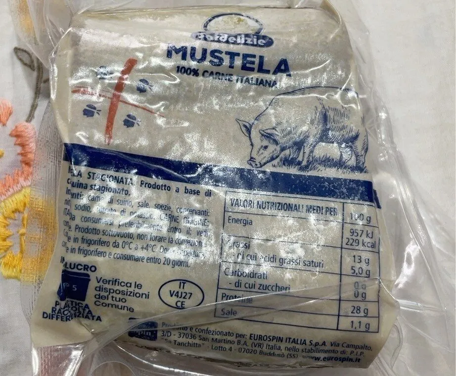 Mustela