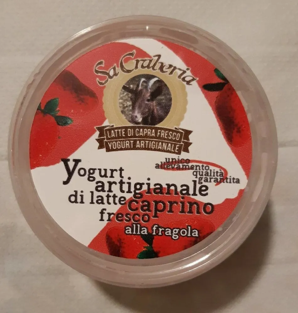 Yogurt artigianale di latte caprino fresco alla fragola