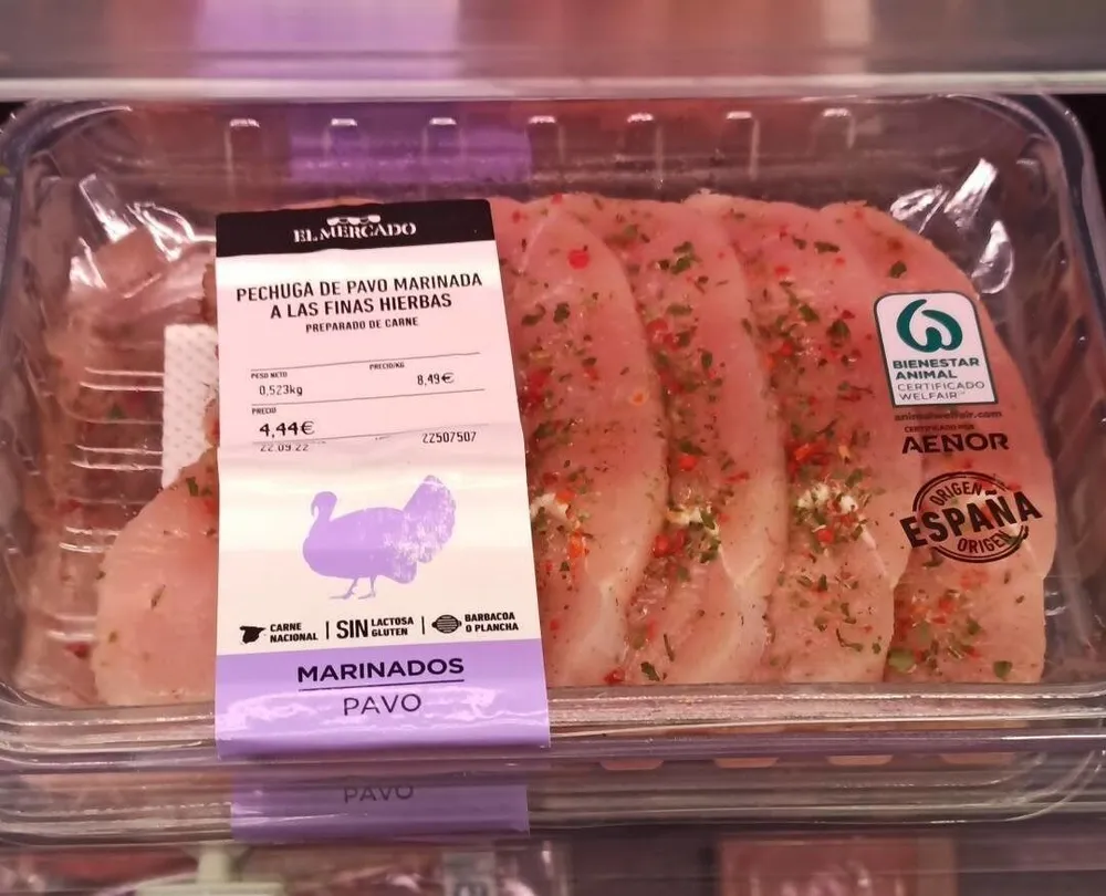 Pechuga de pavo marinada con finas hiervas