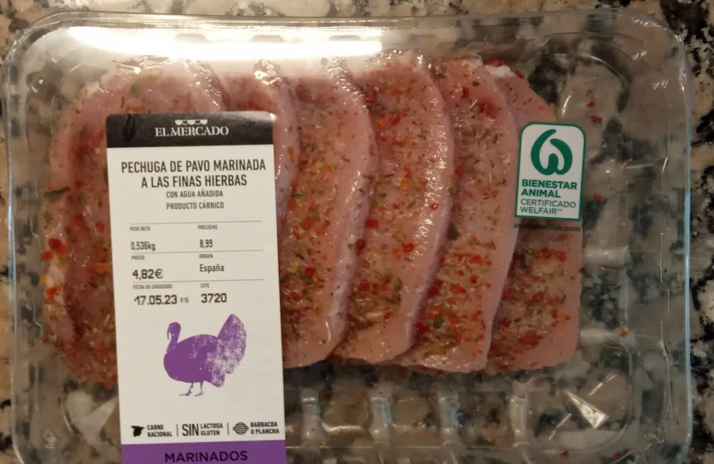 Pechuga de pavo marinada a las finas hierbas