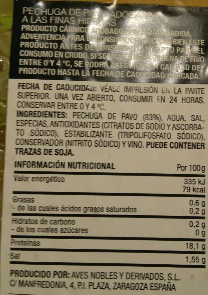 Pechuga de pavo adobada a las finas hierbas