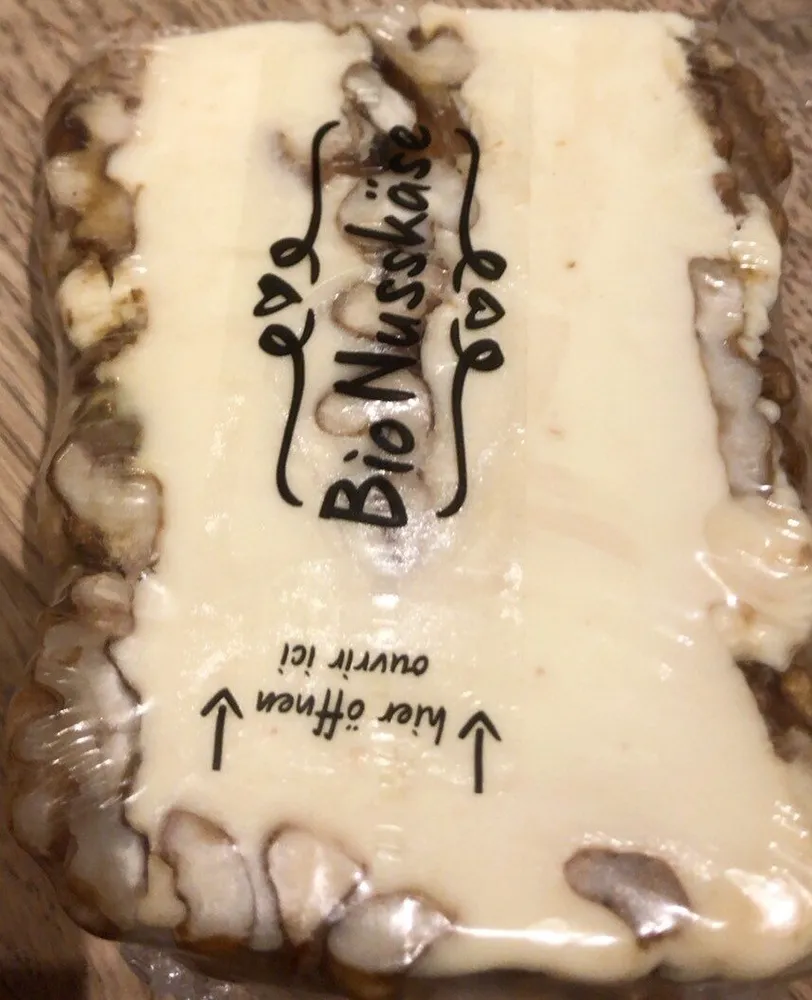 Bio Schmelzkäse mit Baumbüsse