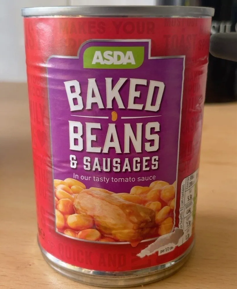 FULL OF BEANS BAKED BEANS & SAUSAGES IN A RICH TOM