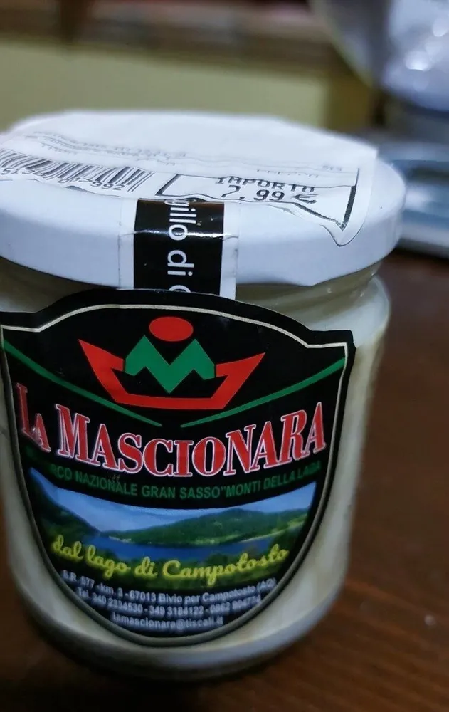 Crema di formaggio al tartufo nero