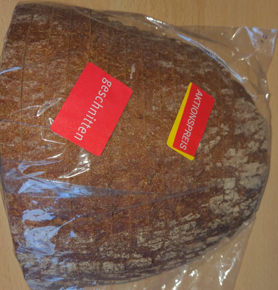 Landbrot geschnitten