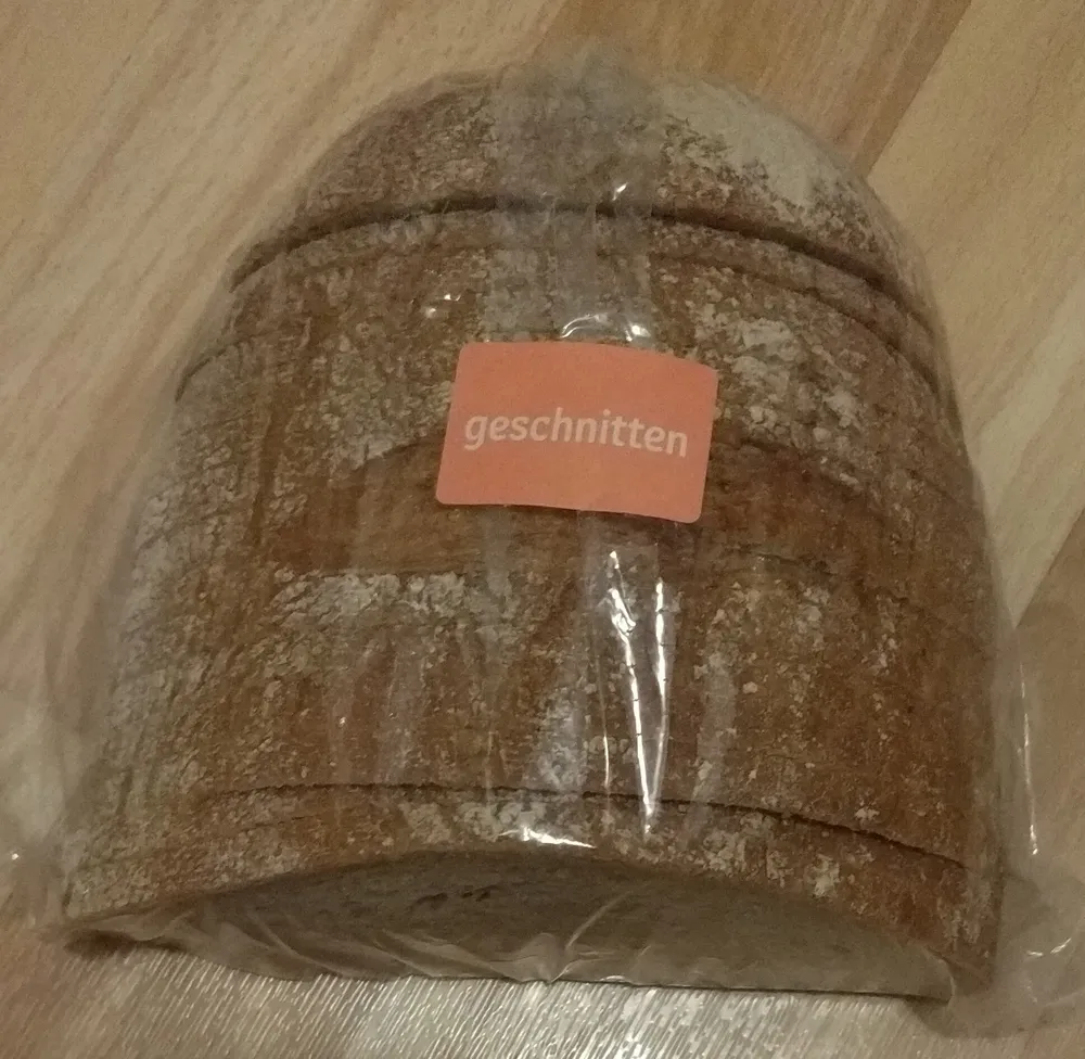 Weizenmischbrot geschnitten