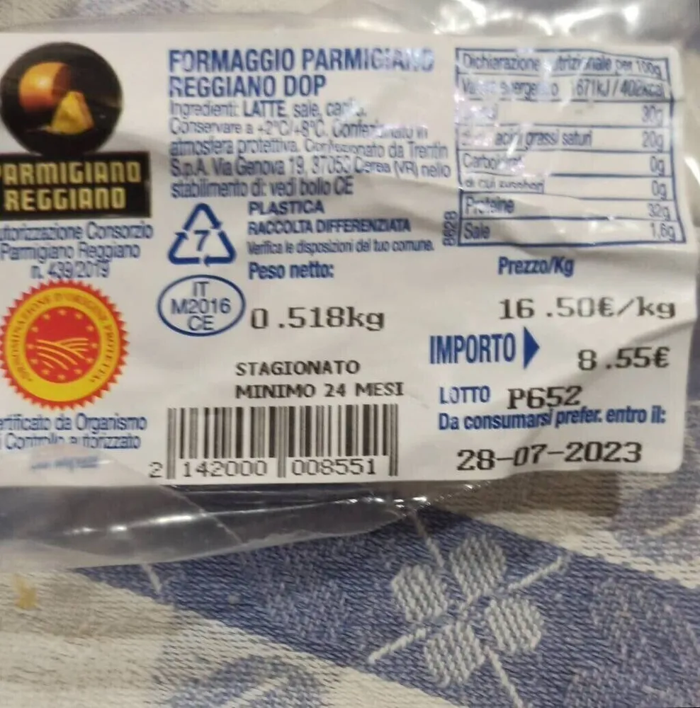 Formaggio parmigiano reggiano dop