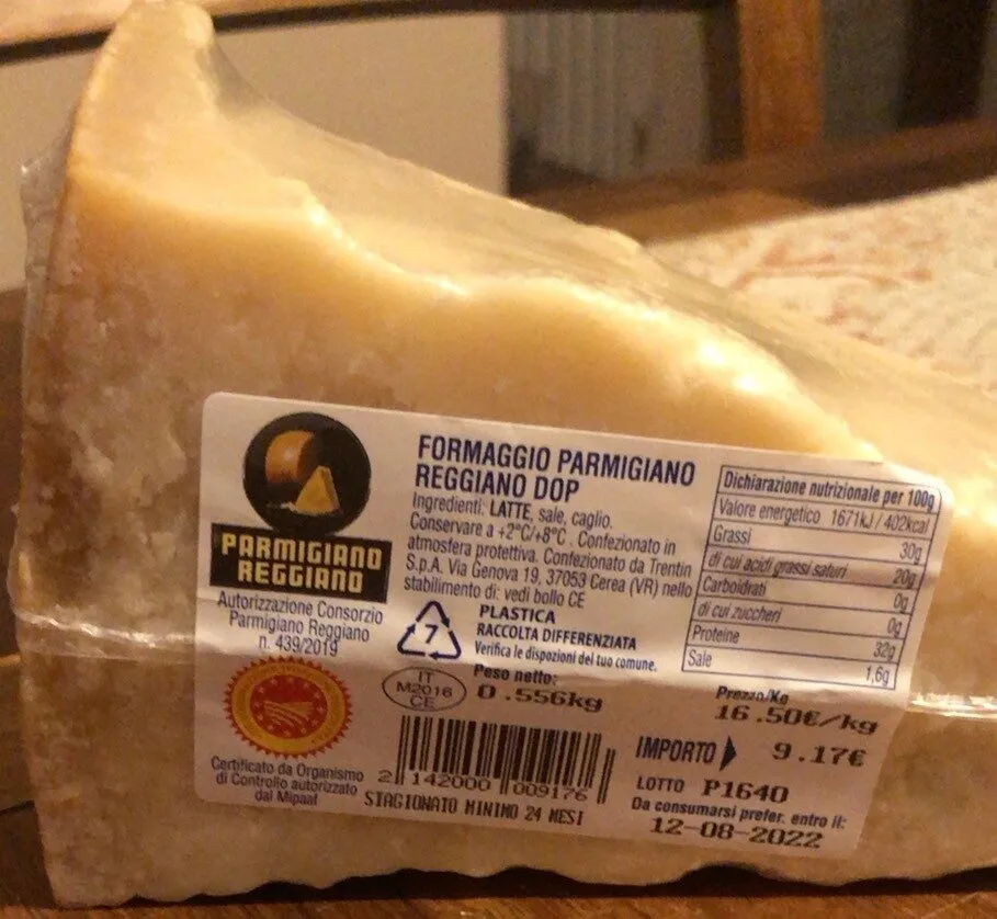Formaggio parmigiano reggiano dop