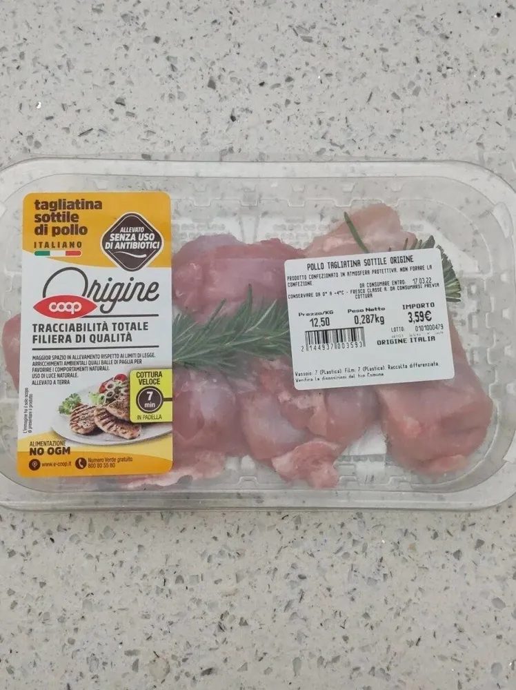Pollo tagliato a sottile