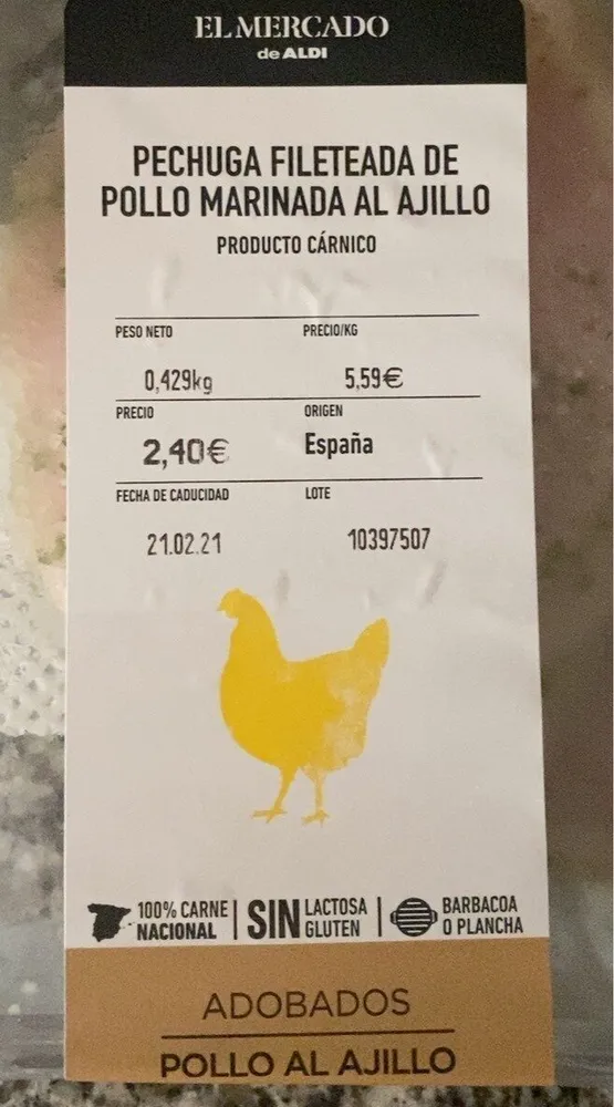 Pechuga fileteada de pollo al ajillo