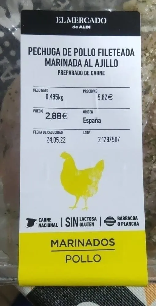 Pechuga de pollo fileteada marinada al ajillo