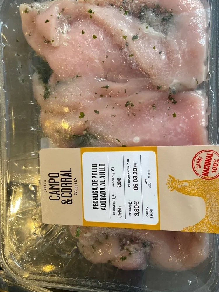 Pechuga de pollo adobada al ajillo