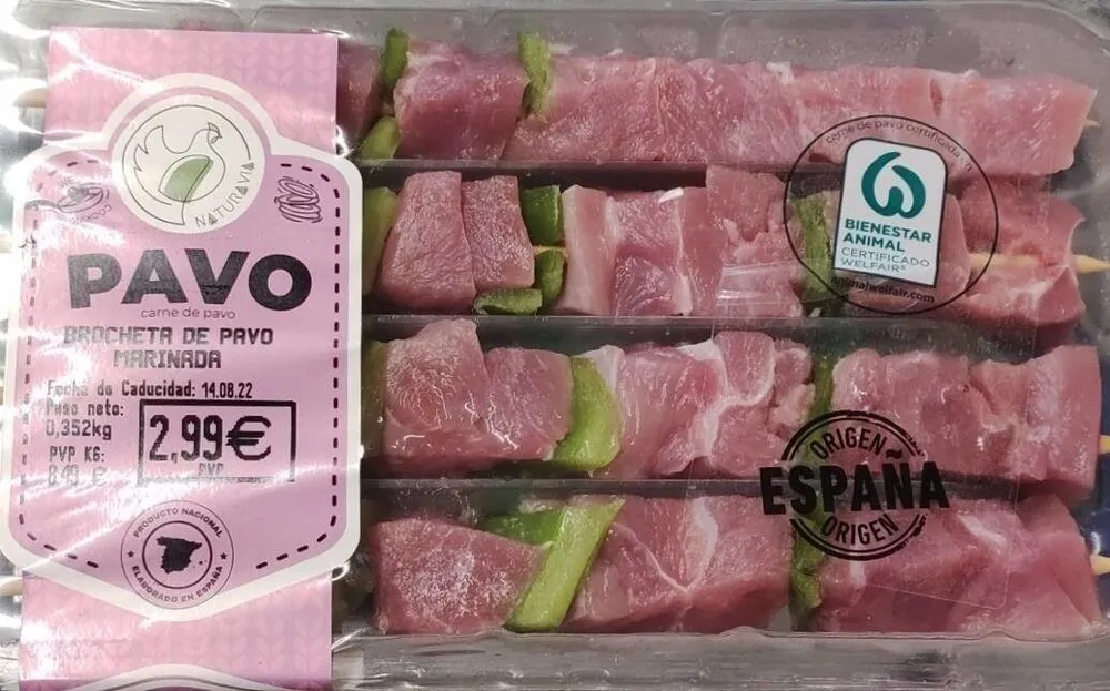 Brocheta de pavo marinada