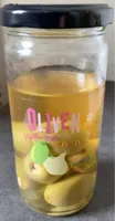 Oliven gefüllt mit Knoblauch