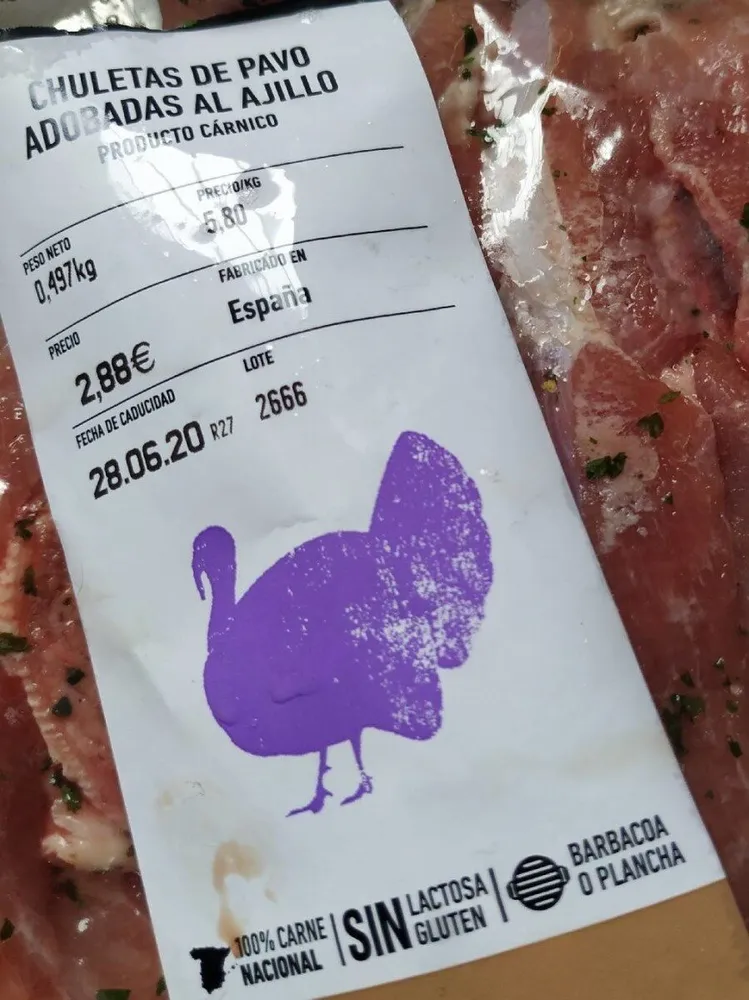 Chuletas de pavo adobadas al ajillo