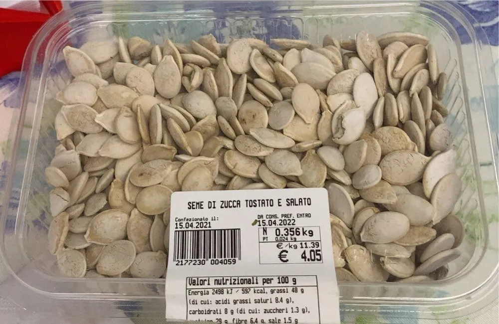 Seme di zucca rostato e salato