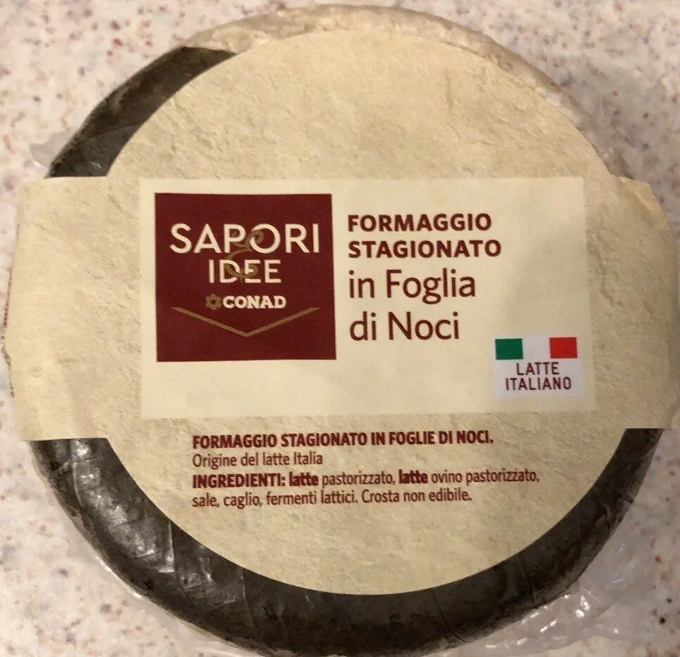 Formaggio stagionato in Foglia di Noci