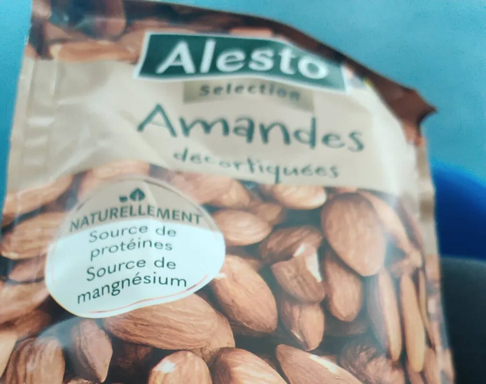 Amandes decortiquees