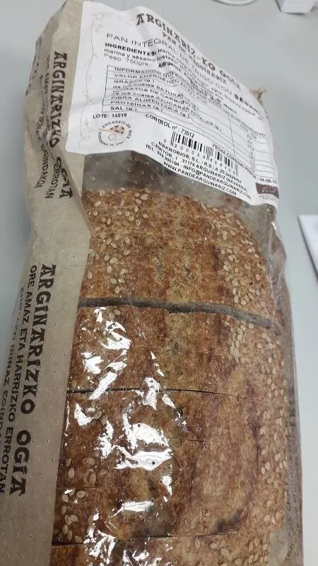 Pan de trigo con sésamo