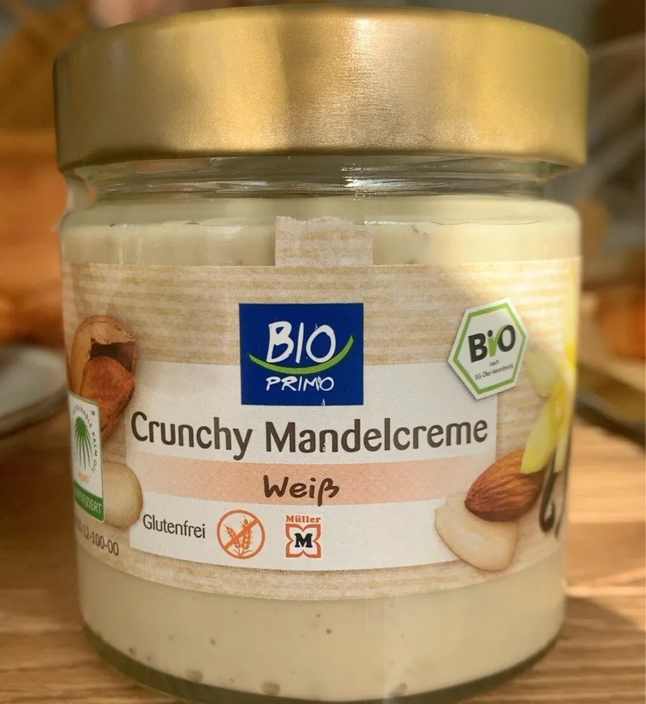 Crunchy mandelcreme