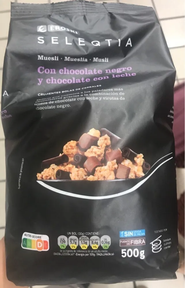 Muesli con chocolate negro y chocolate con leche